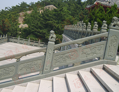 景区绿砂岩石栏杆.JPG